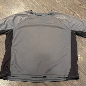 Kanu surf Men's Gray and Black Swim Shirt size XL 8:20